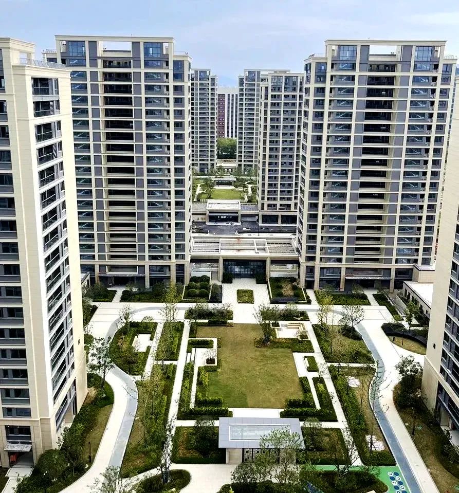 1693558848782035d2QS.jpg 640.jpg