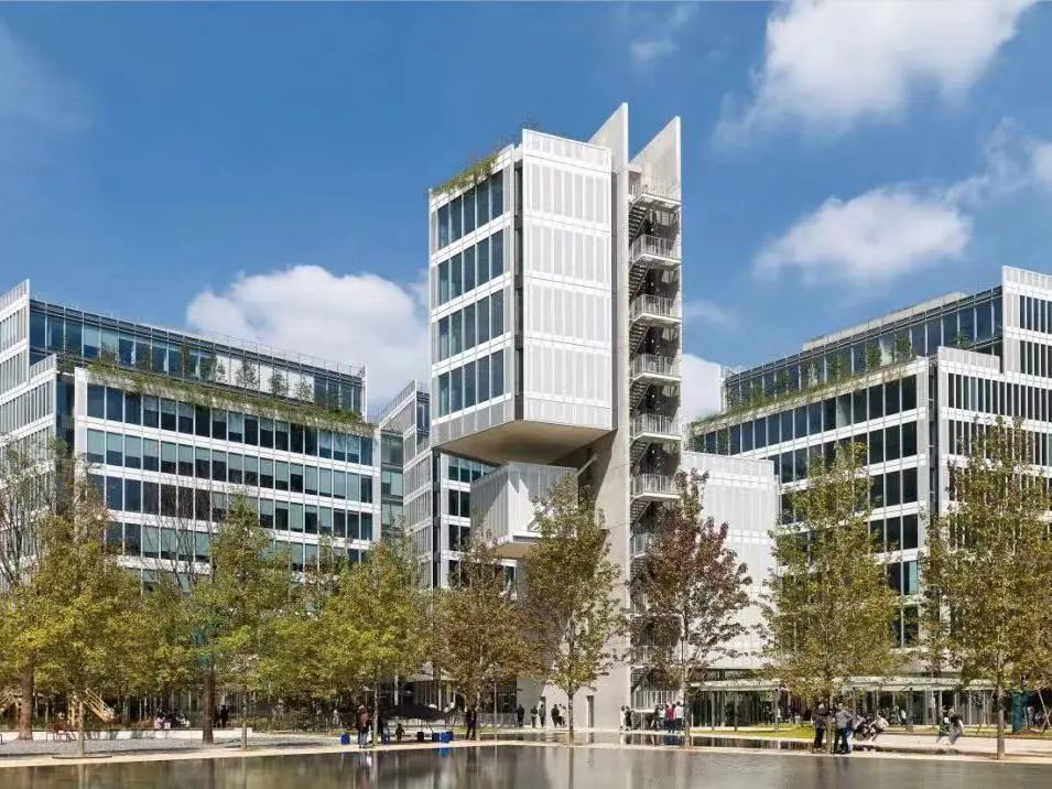 1727156457388833gVEC.jpg ad7b84bafb572ce3d82e7e3340526861.jpg